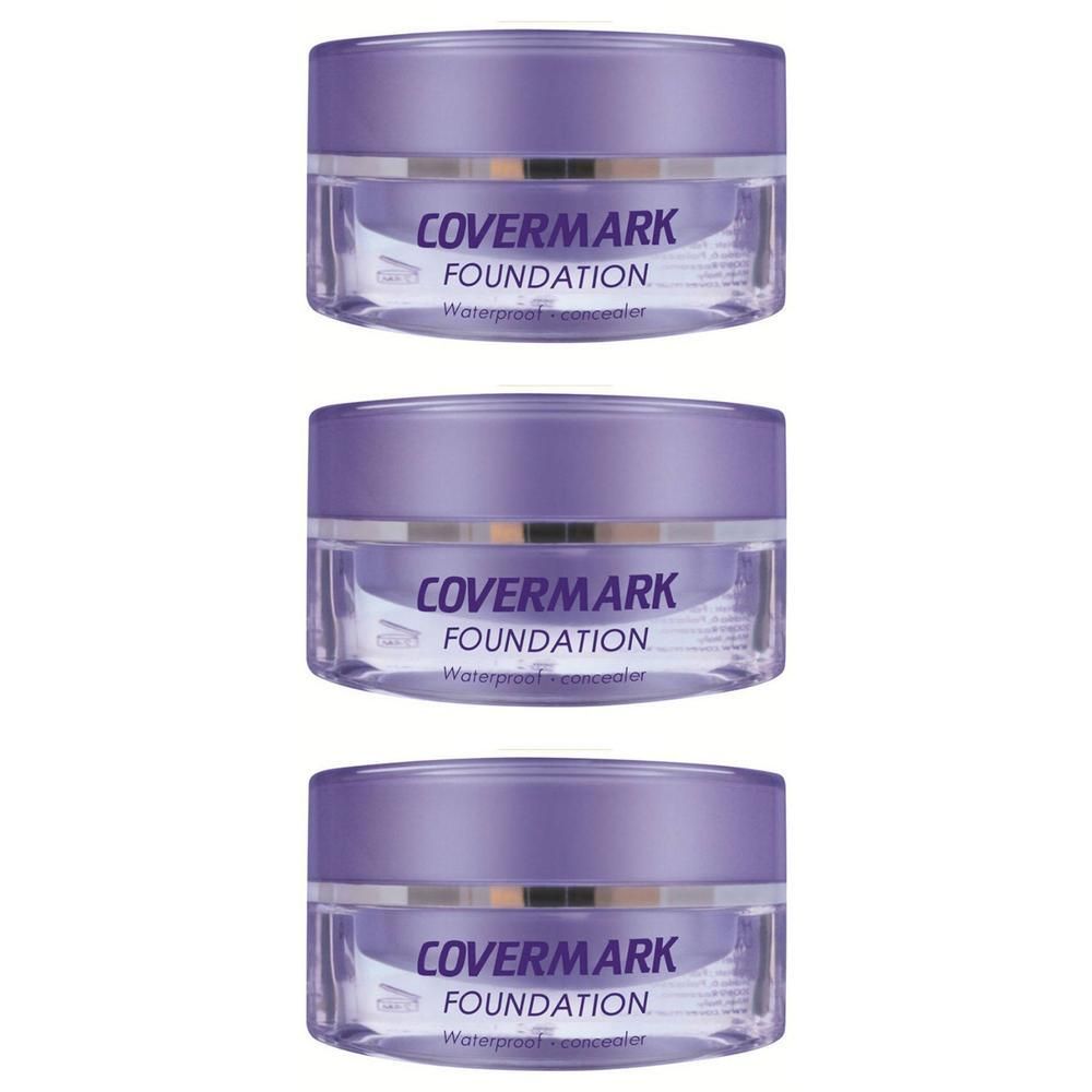 Trois pots de Covermark Foundation Waterproof Concealer violets.