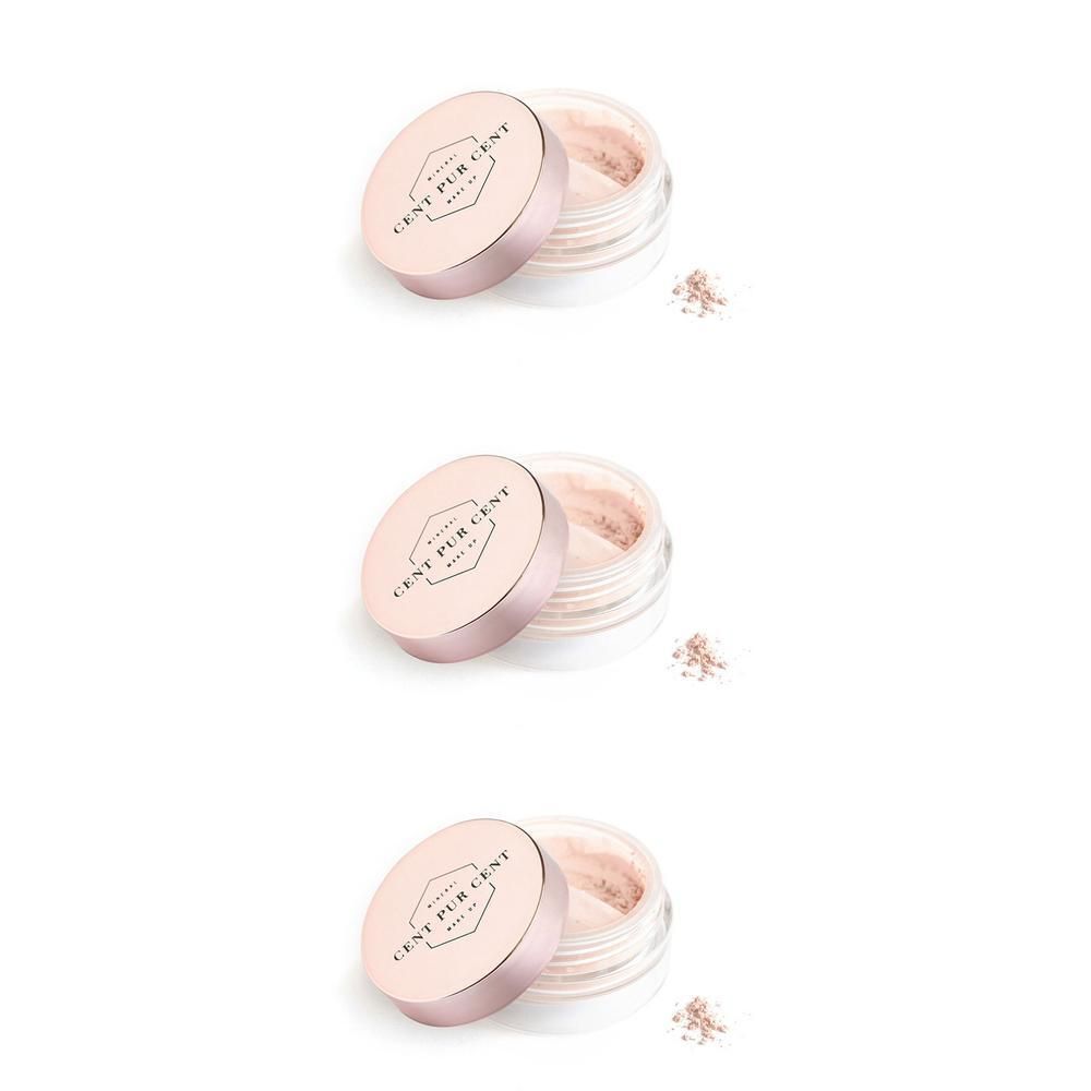 Un pot ouvert de poudre minérale avec un couvercle rose. Le couvercle porte l'inscription "Cent Pur Cent".