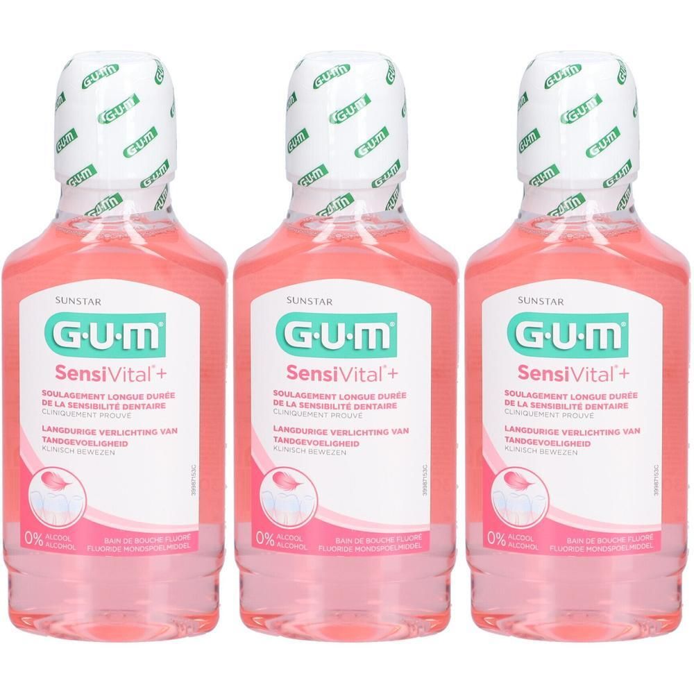 Trois bouteilles de bain de bouche GUM SensiVital+ rose. Liquide clair avec bouchon blanc.