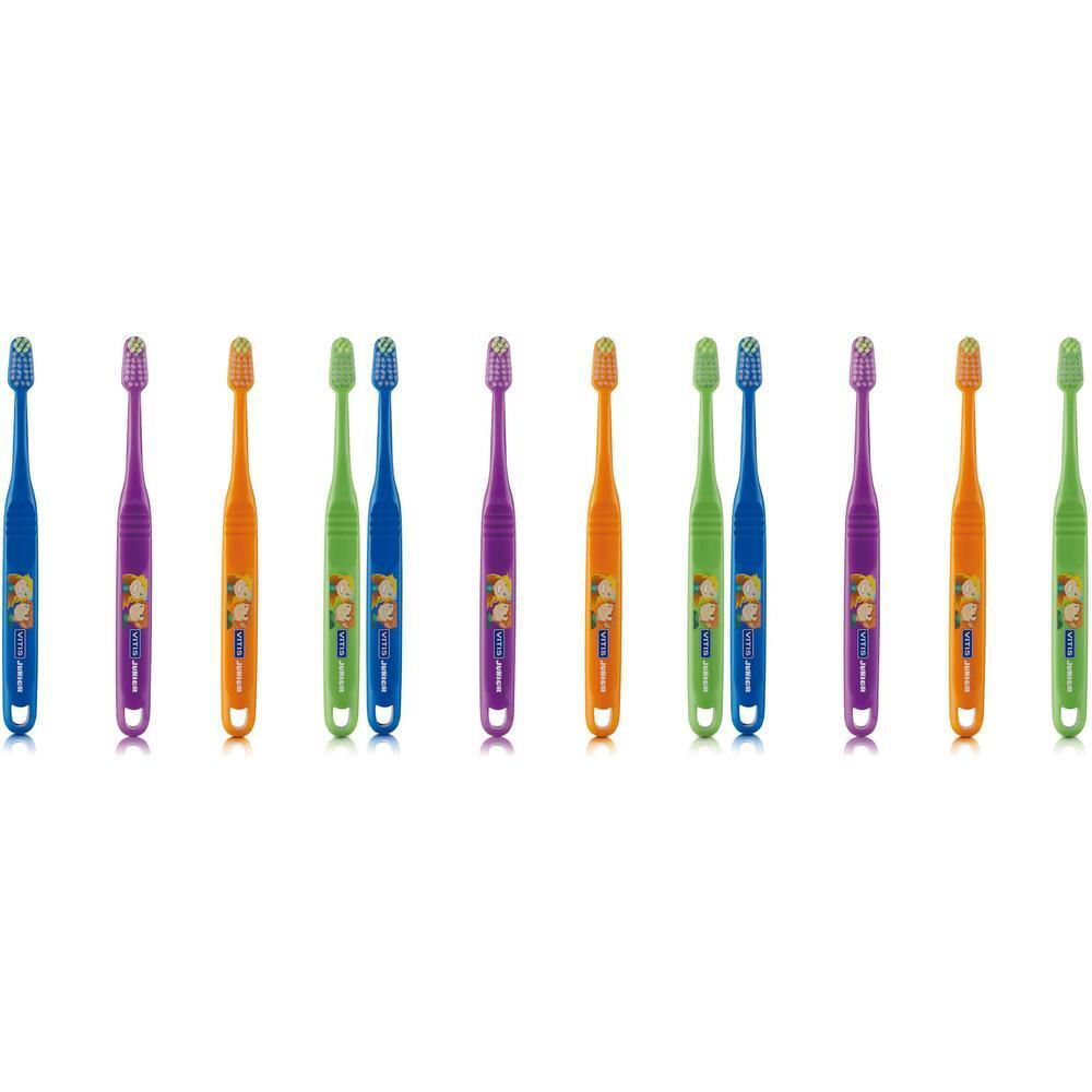 Dix brosses à dents pour enfants de différentes couleurs vives avec des motifs d'animaux sur le manche.
