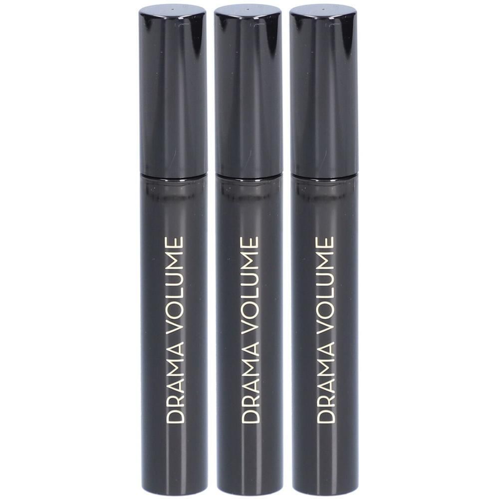 Trois tubes de mascara noirs avec l'inscription "DRAMA VOLUME".