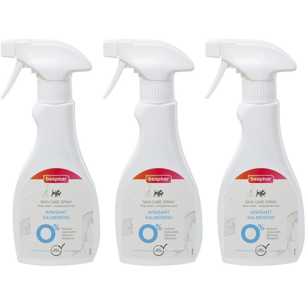 Drie witte spuitflessen Beaphar Skin Care Spray.