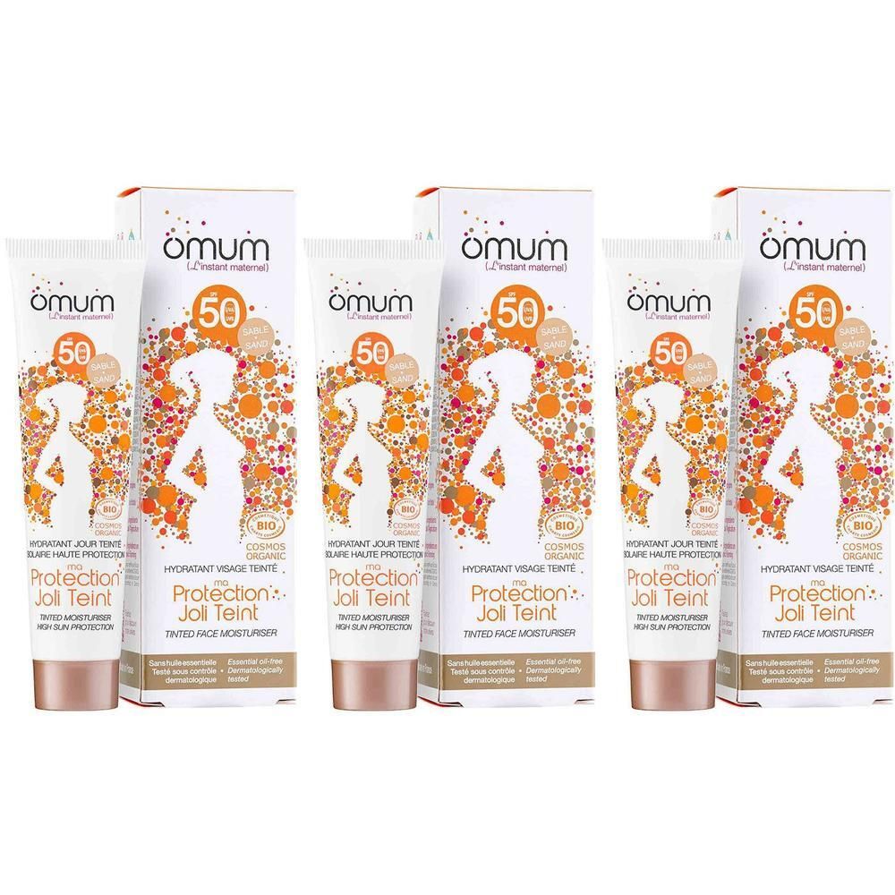 Trois tubes et boîtes de crème solaire visage omum SPF 50.