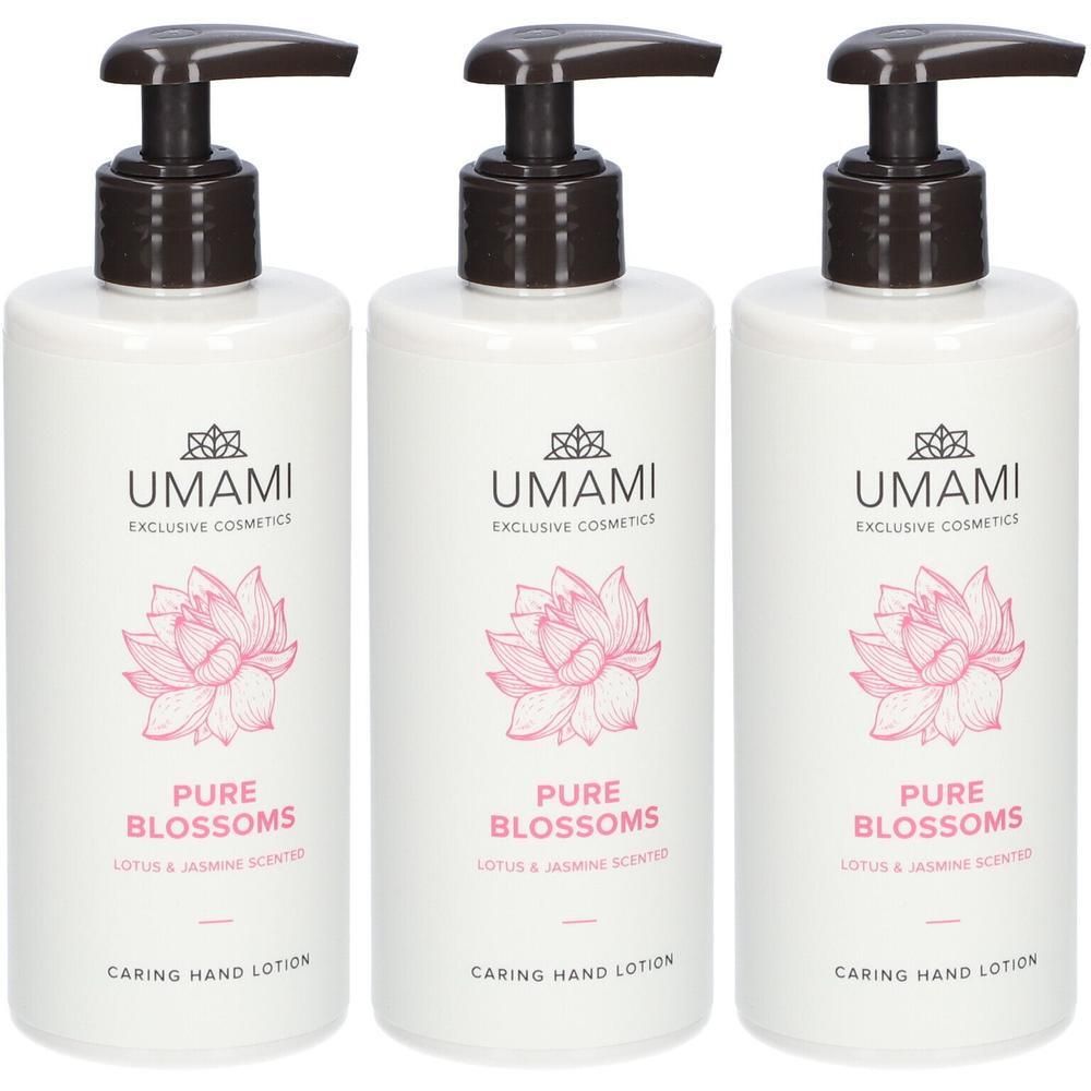 Trois flacons pompe blancs avec motif lotus et jasmin. UMAMI Pure Blossoms Lotion Mains Soin.