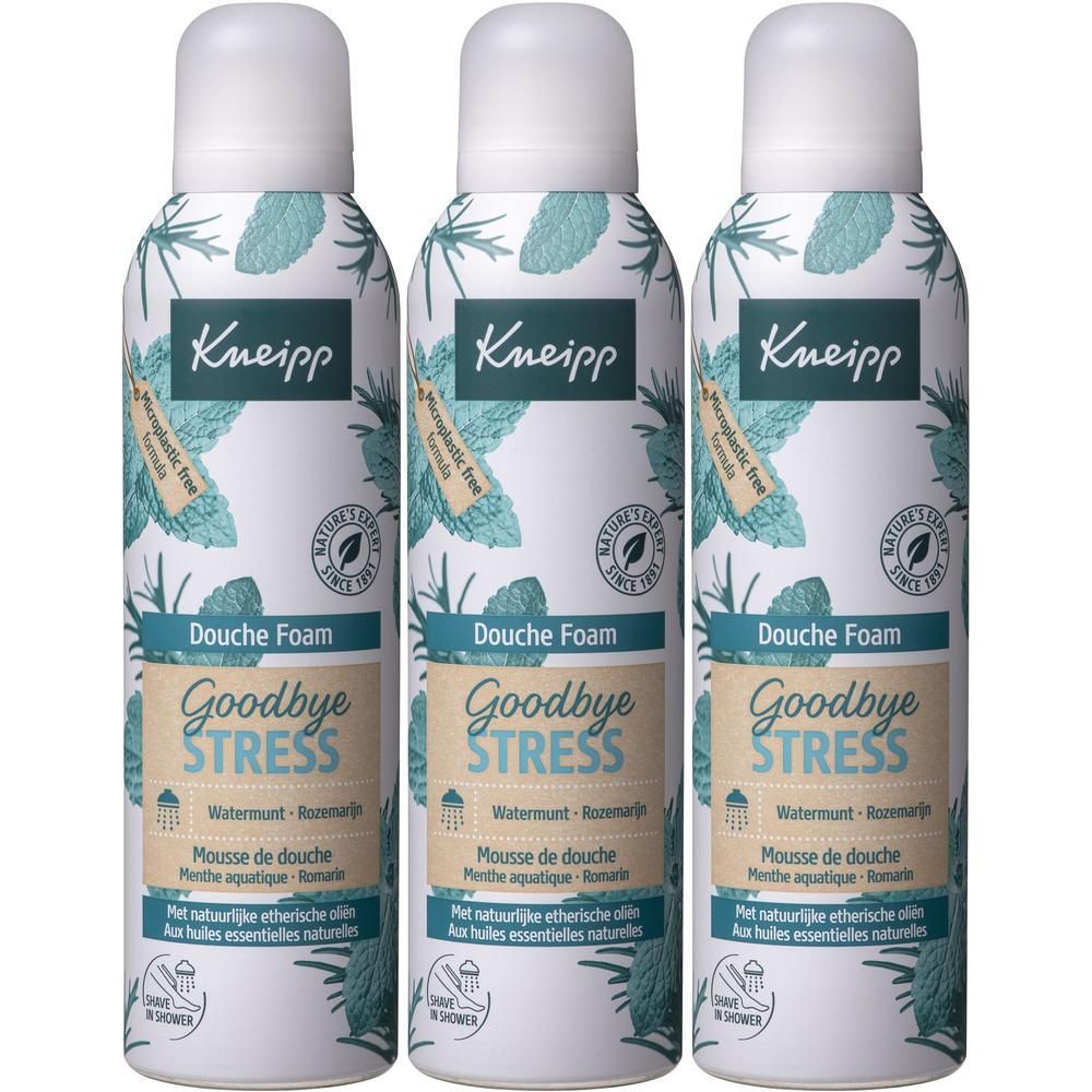 Trois flacons de mousse de douche Kneipp Goodbye Stress avec décor menthe et romarin.