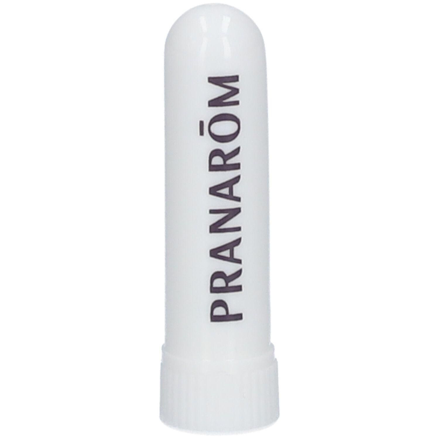 Inhalateur nasal blanc avec le nom de marque PRANARÔM imprimé.