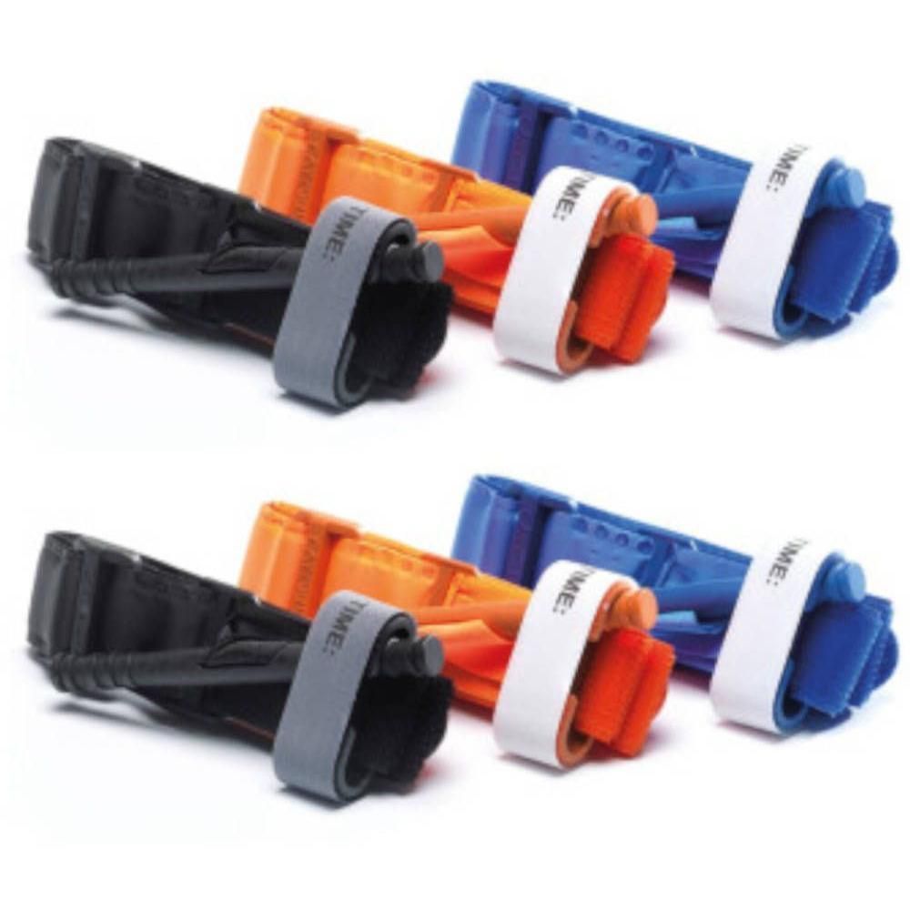 Deux tourniquets noir, orange et bleu avec bande d'écriture blanche.