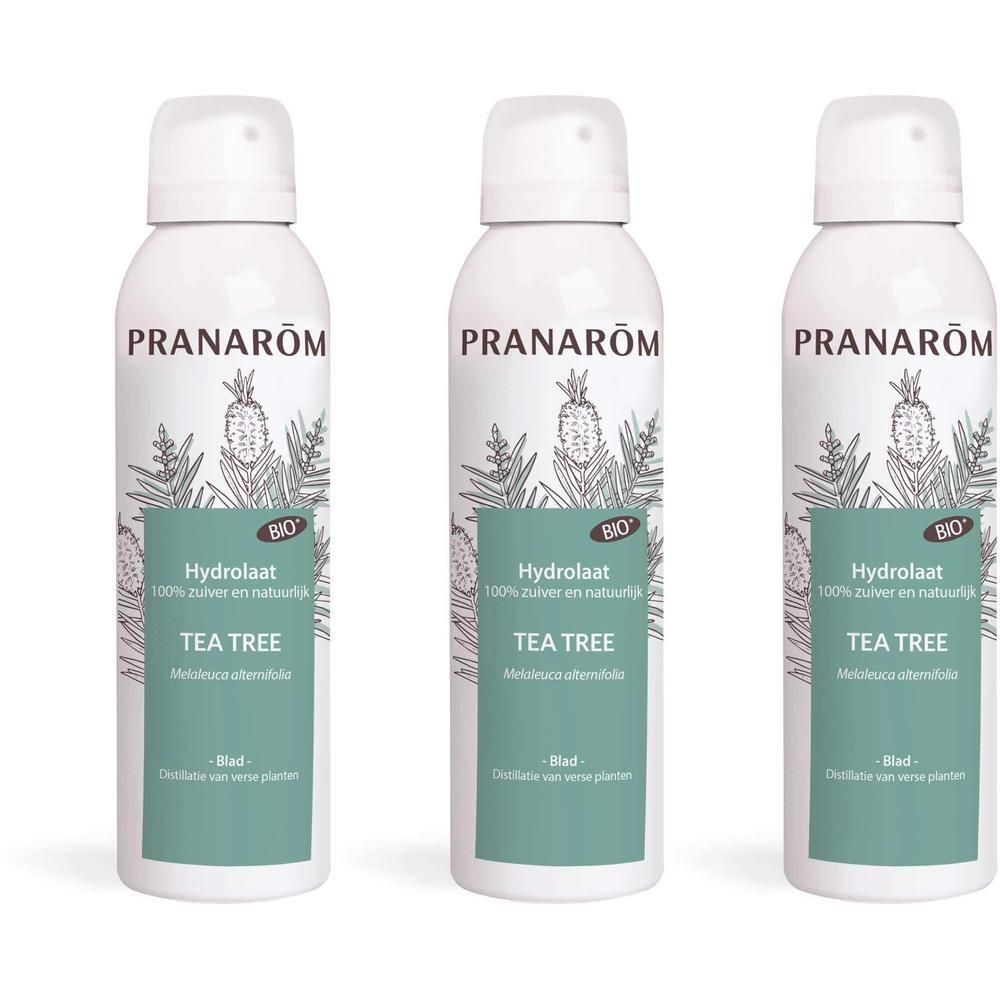 Drie Pranarôm Tea Tree Bio Hydrolaat sprayflessen naast elkaar.