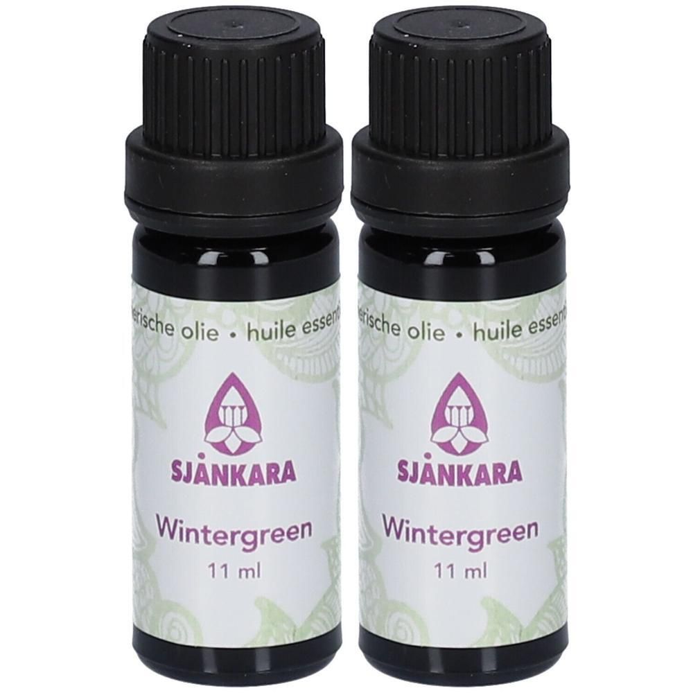 Deux flacons d'huile essentielle SJANKARA Wintergreen, 11 ml chacun.