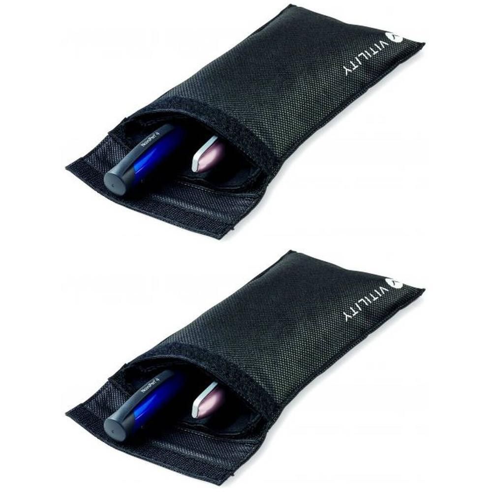 Deux pochettes noires à fermeture velcro, chacune contenant un objet bleu et un objet rose. Logo Vitility sur le dessus.