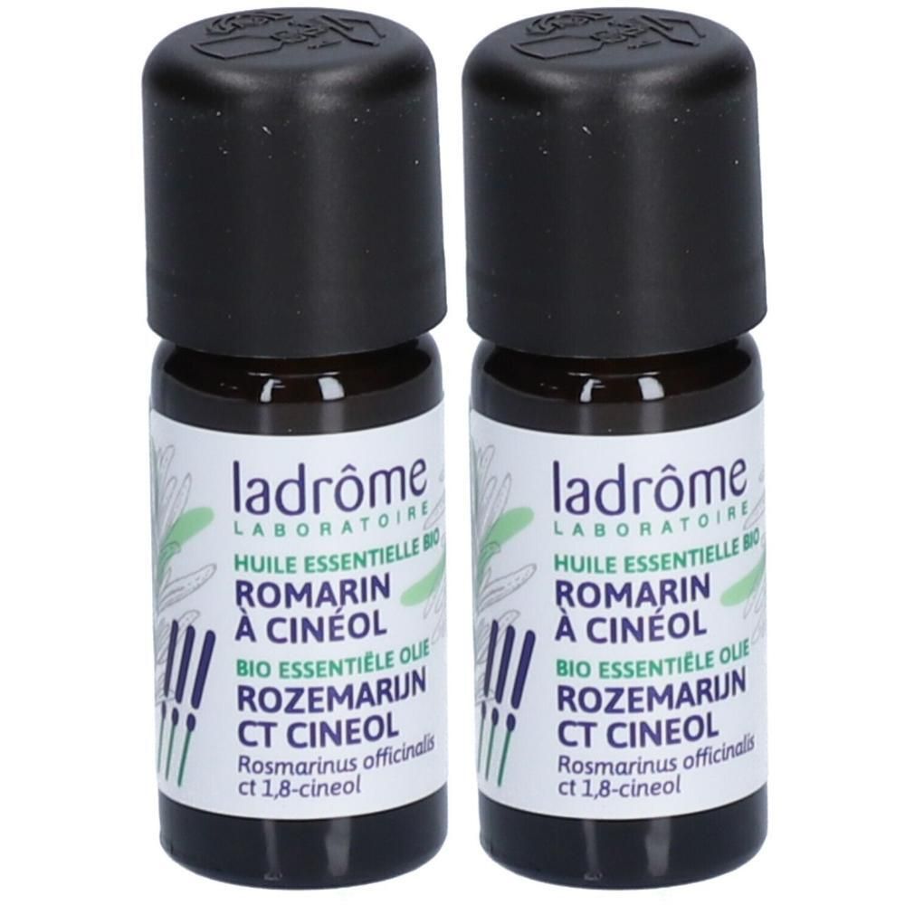 Twee flesjes Ladrôme biologische etherische rozemarijnolie met zwarte dop.