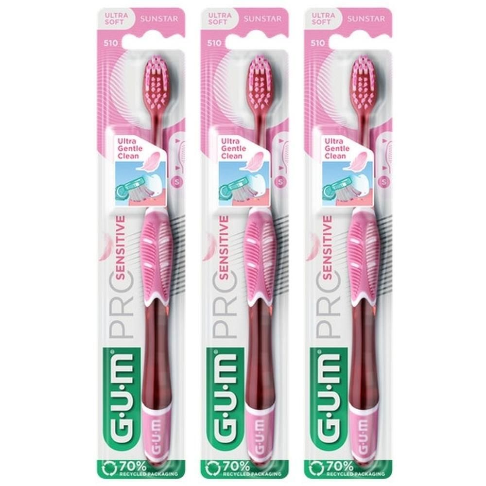 Trois brosses à dents GUM Pro Sensitive en emballage individuel.