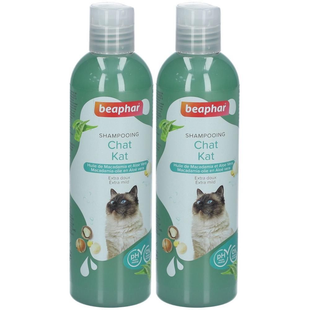 Deux flacons de shampooing pour chat Beaphar à l'huile de macadamia et à l'aloe vera. Extra doux.