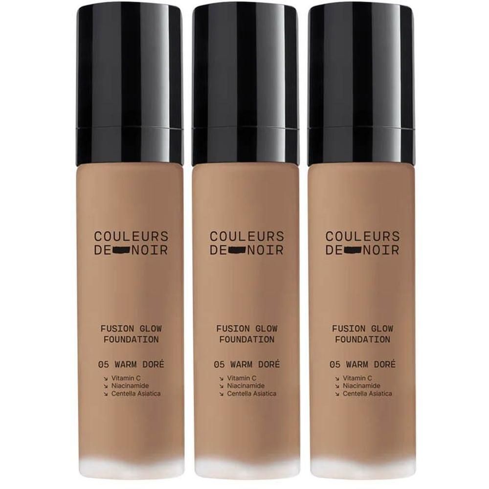 Drie flacons COULEURS DE NOIR Fusion Glow Foundation, tint 05 Warm Doré.