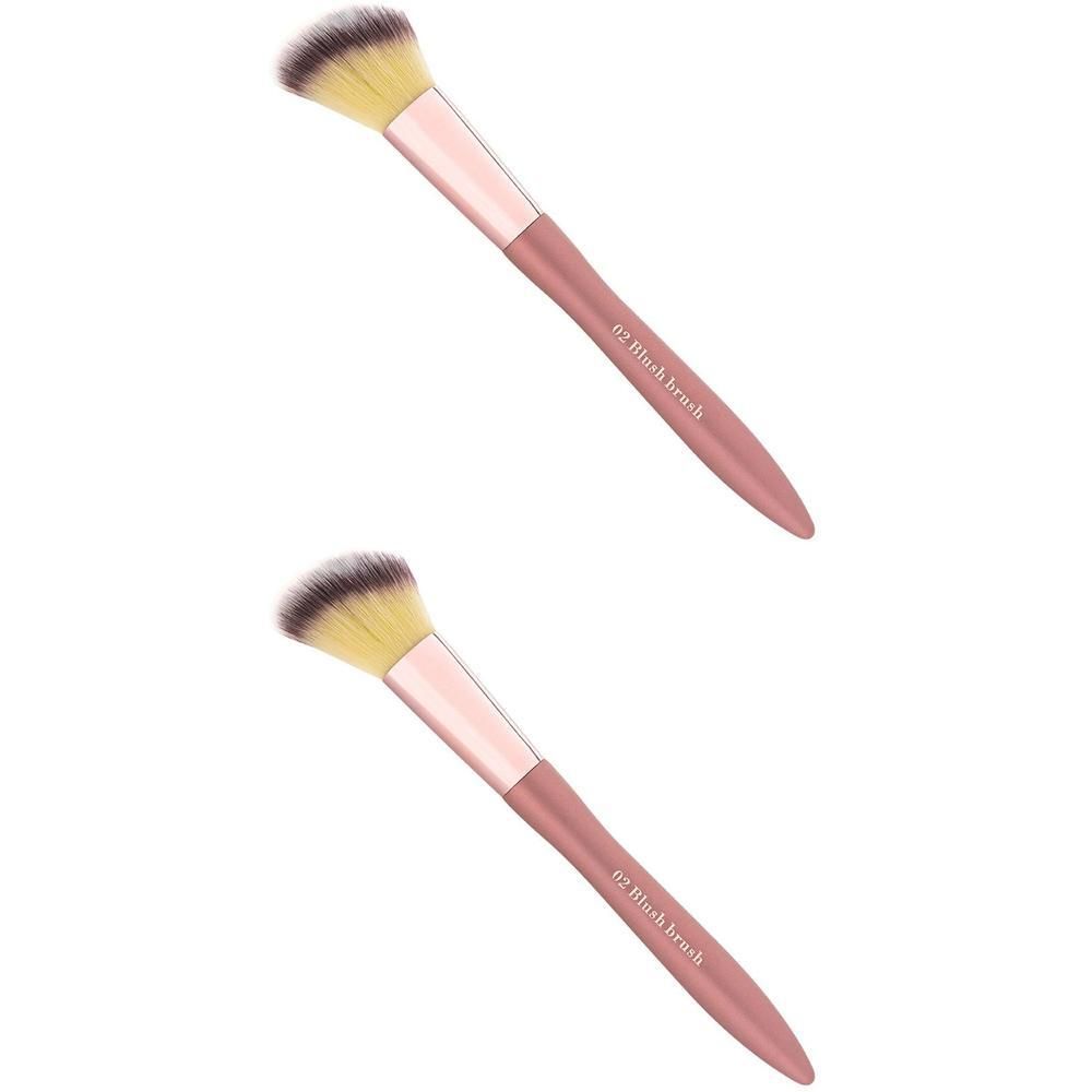 Deux pinceaux blush roses avec poils biseautés et viroles argentées.