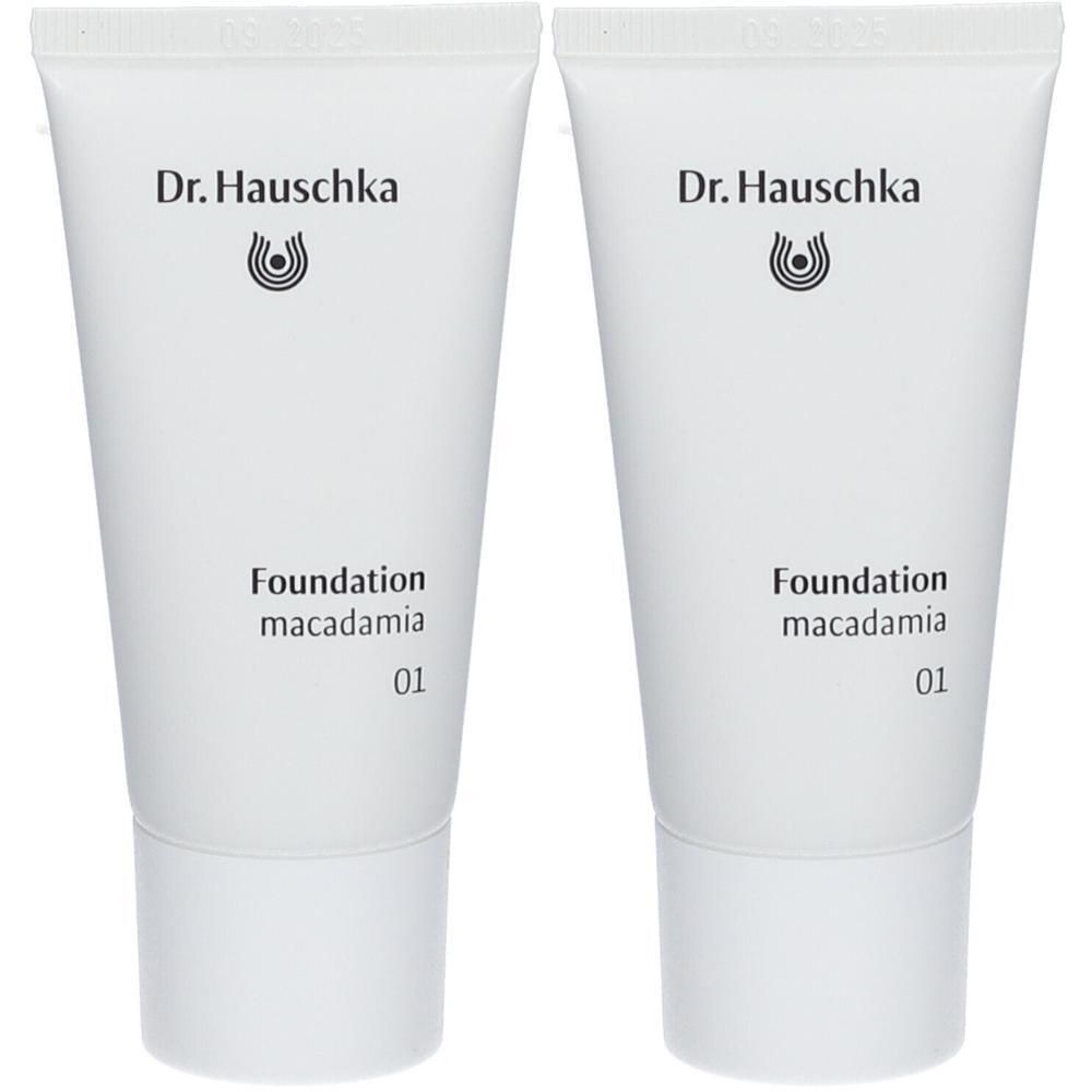 Twee Dr. Hauschka Foundation Macadamia 01 tubes.