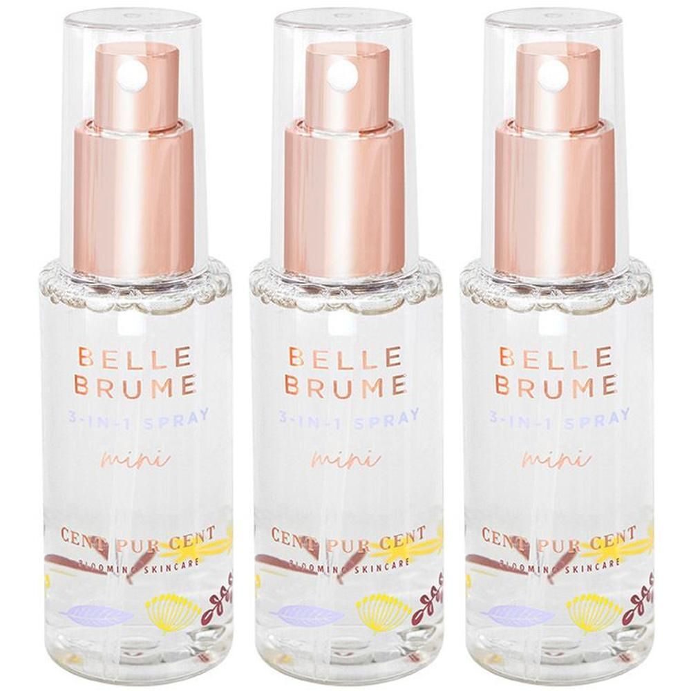 Trois mini-brumisateurs avec pompes couleur or rose et capuchons transparents. Étiquetés 'Belle Brume 3-in-1 Spray mini'.