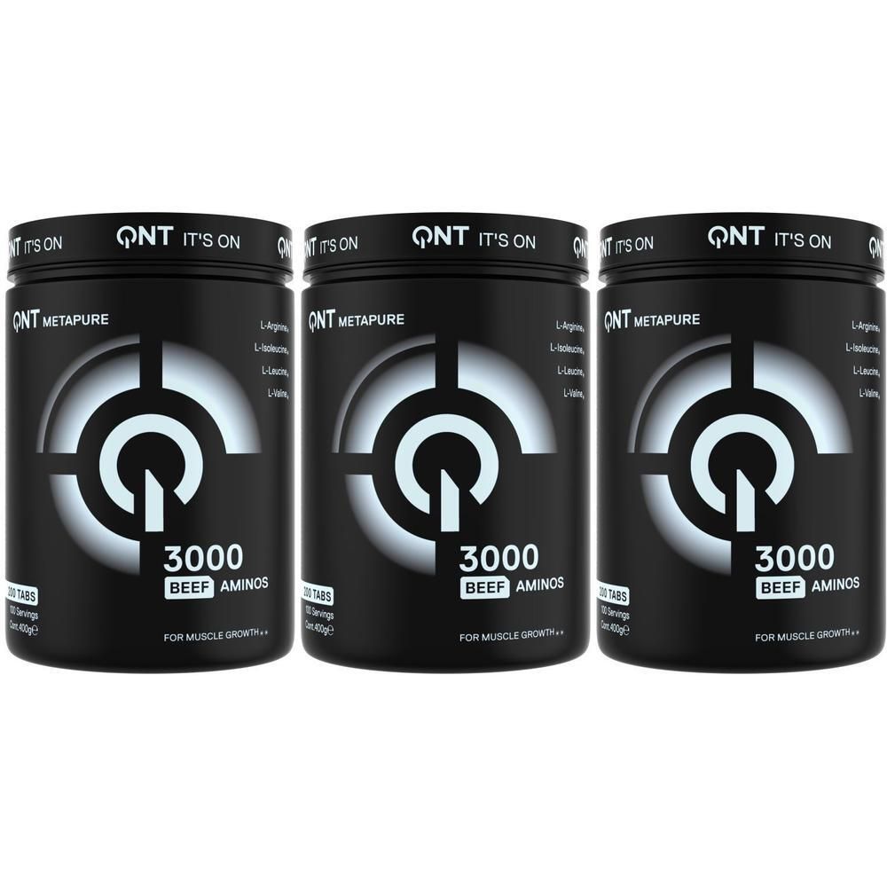 Drie zwarte containers met QNT METAPURE 3000 Beef Aminos voor spiergroei.