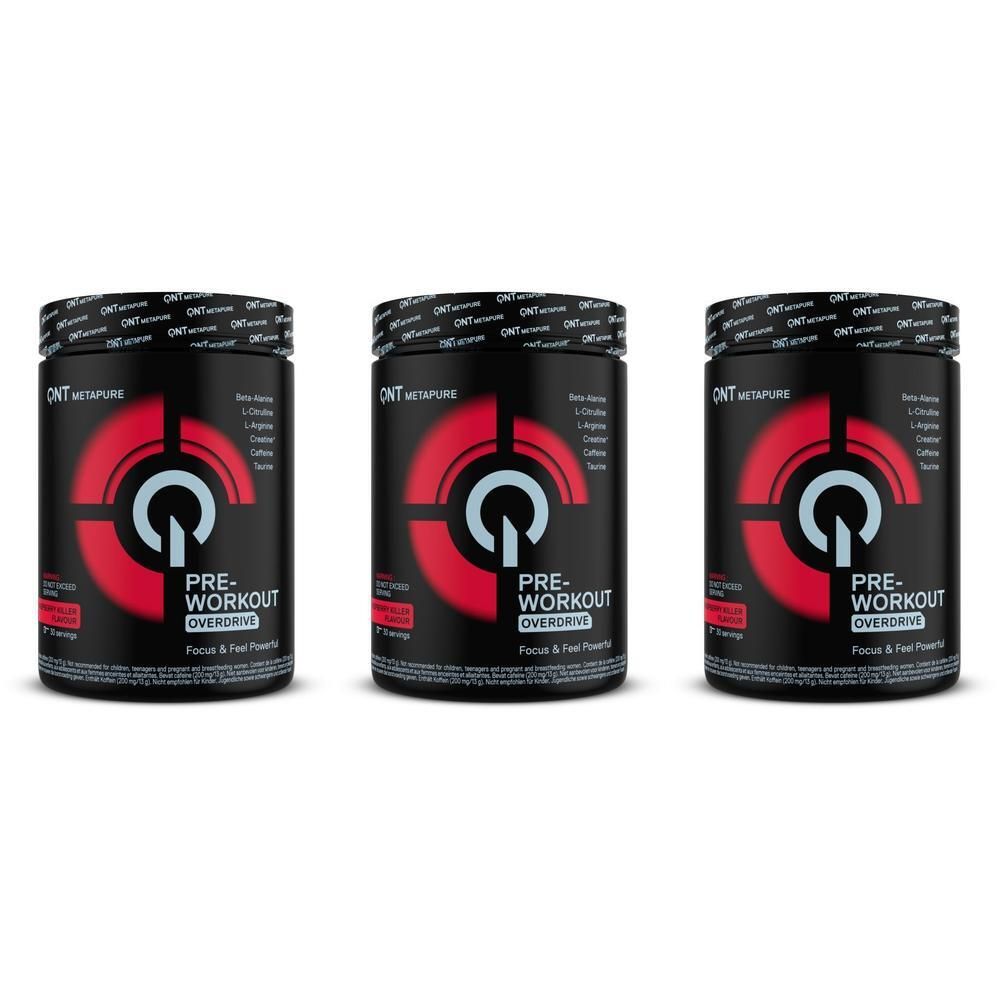 Trois contenants de QNT Metapure Pre-Workout Overdrive. Contenants noirs avec étiquette rouge et blanche.