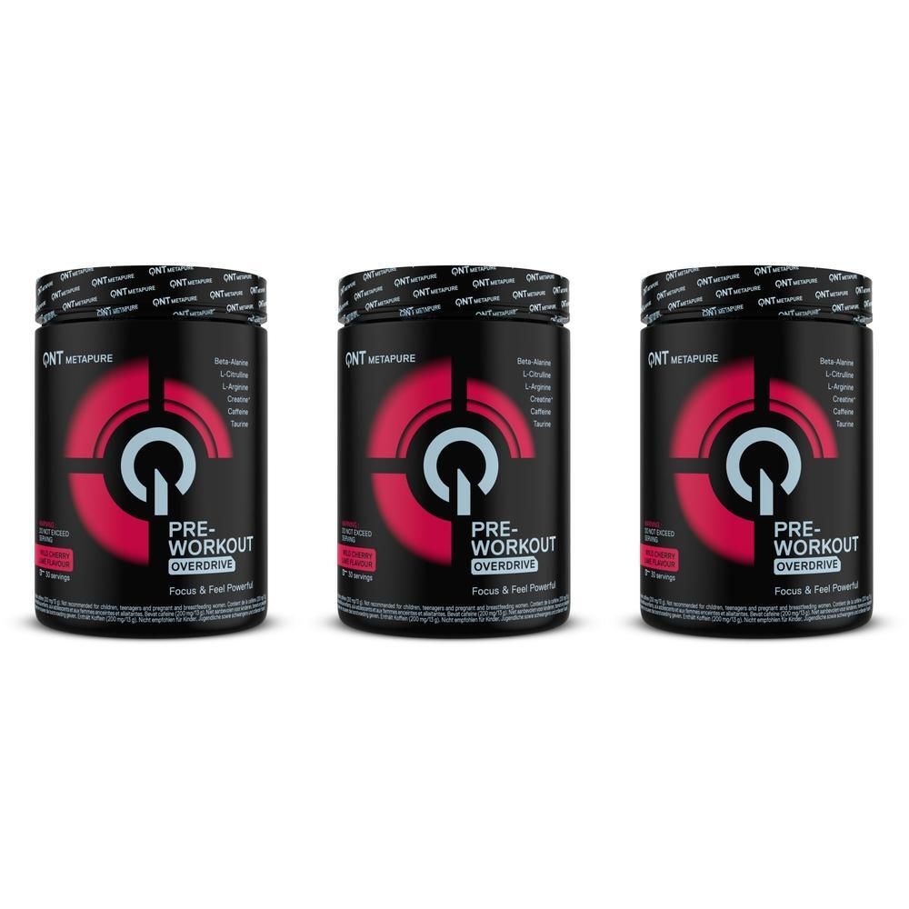 Trois contenants noirs de QNT Metapure Pre-Workout Overdrive.