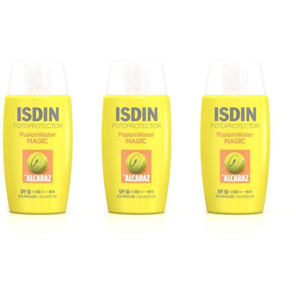 Drie gele ISDIN Fotoprotector Fusion Water Magic flacons met Alcaraz-logo en tennisbal-symbool.