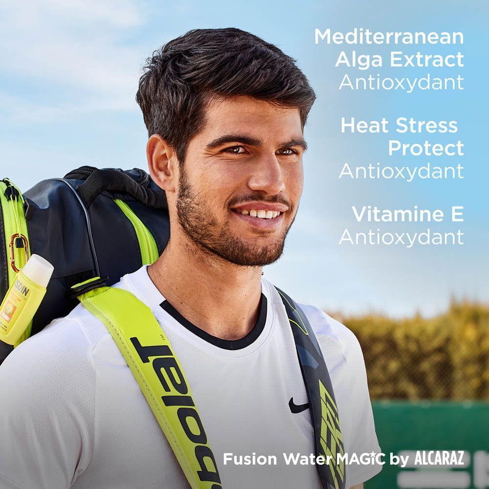 Homme avec bouteille ISDIN Fotoprotector Fusion Water Magic à la ceinture. Texte : Extrait d'algue méditerranéenne, Heat Stress Protect.