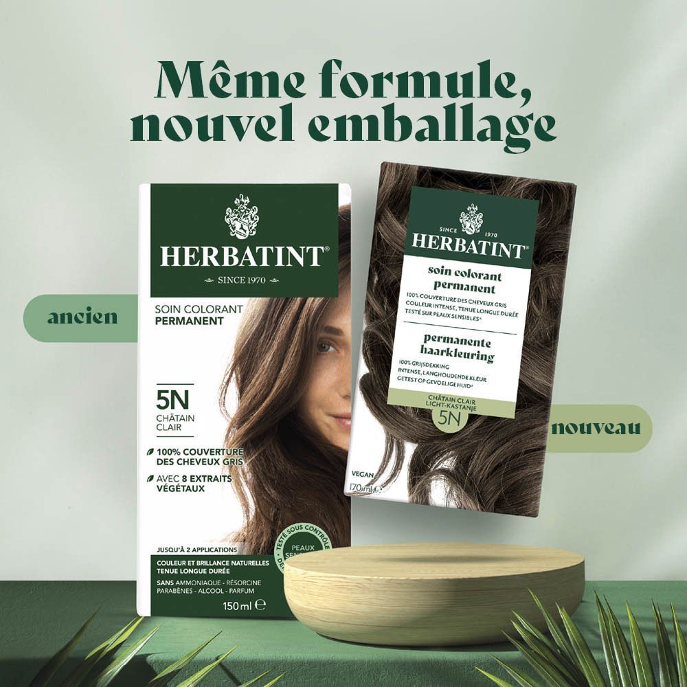 Teinture capillaire permanente Herbatint 7M Blond Acajou à côté de l'ancienne boîte 5N.