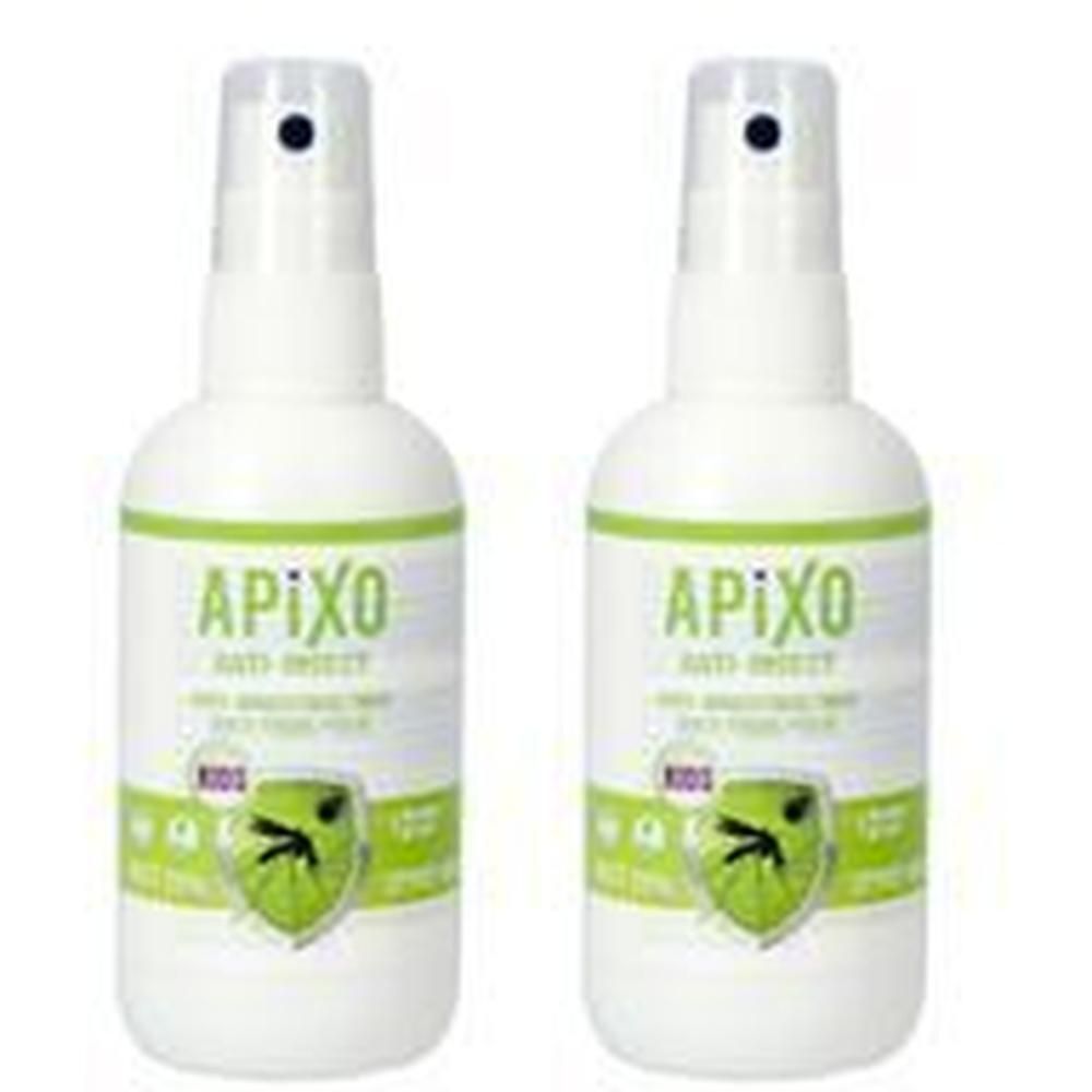 Twee Apixo Anti-Insect Kids sprayflessen naast elkaar. Voor kinderen.