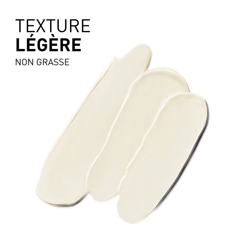 Texture légère et non grasse de la crème solaire Filorga UV CELLULAR-PROTECT.