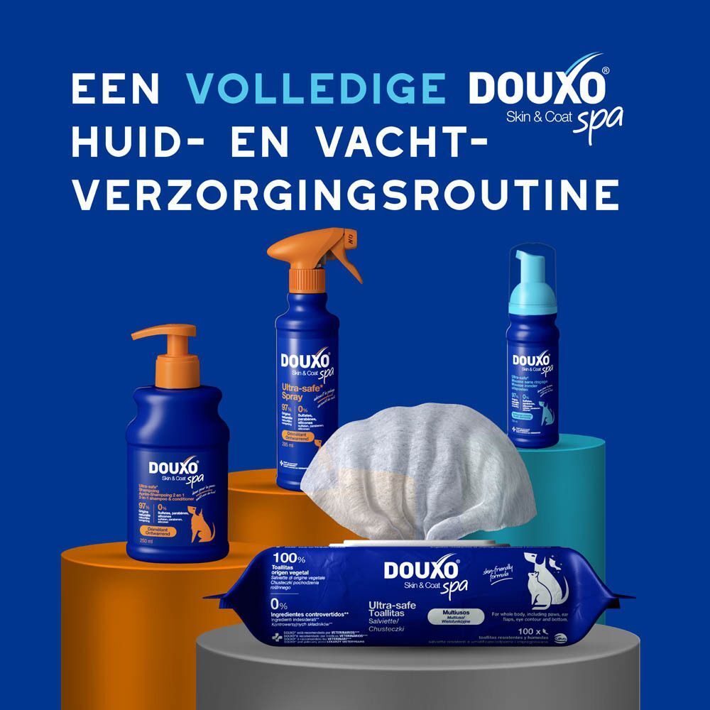 Een reeks Douxo Spa producten: shampoo, dispenser, spray, doekjes en mousse.