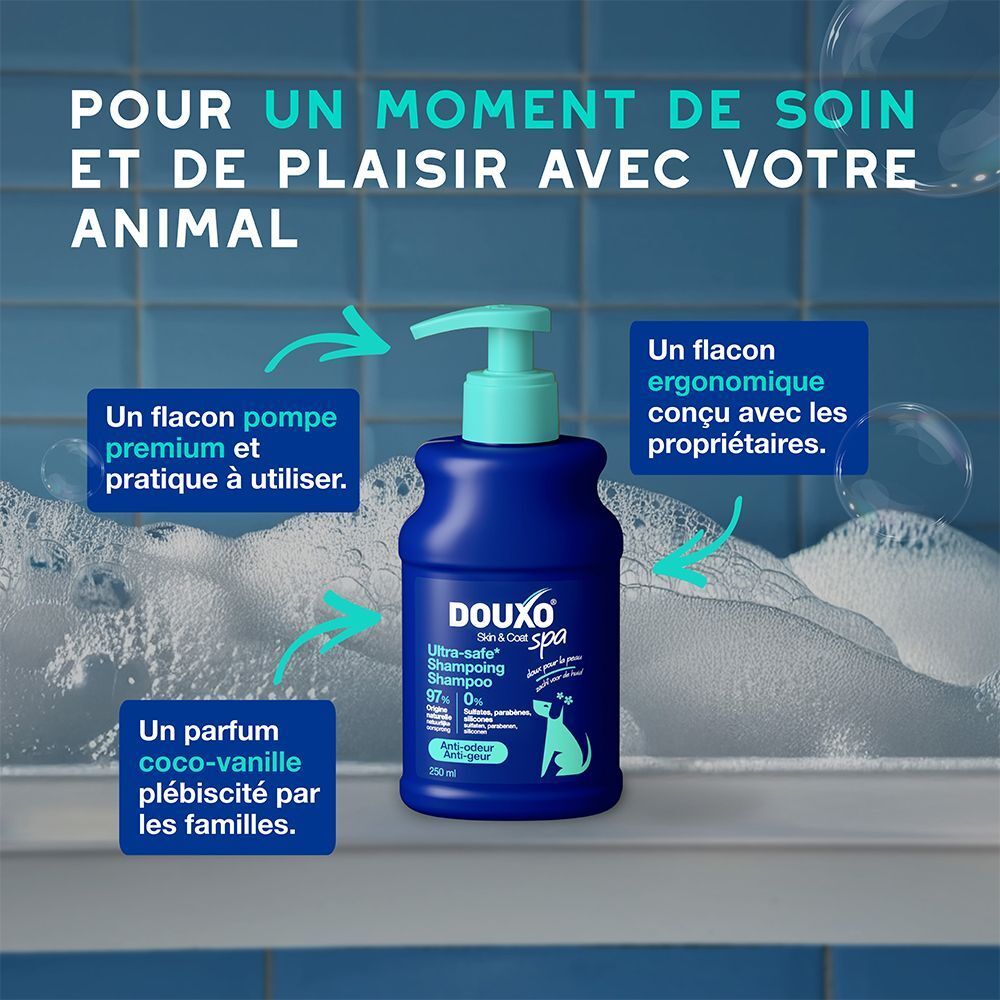 Un flacon de Shampoing DOUXO Spa avec des notes sur son design ergonomique et son parfum.