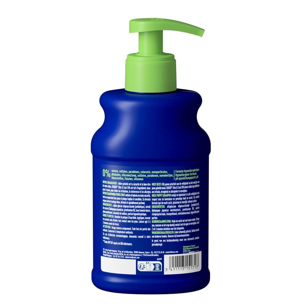 Achterkant van een fles Douxo Ultra-Safe Shampoo met instructies.