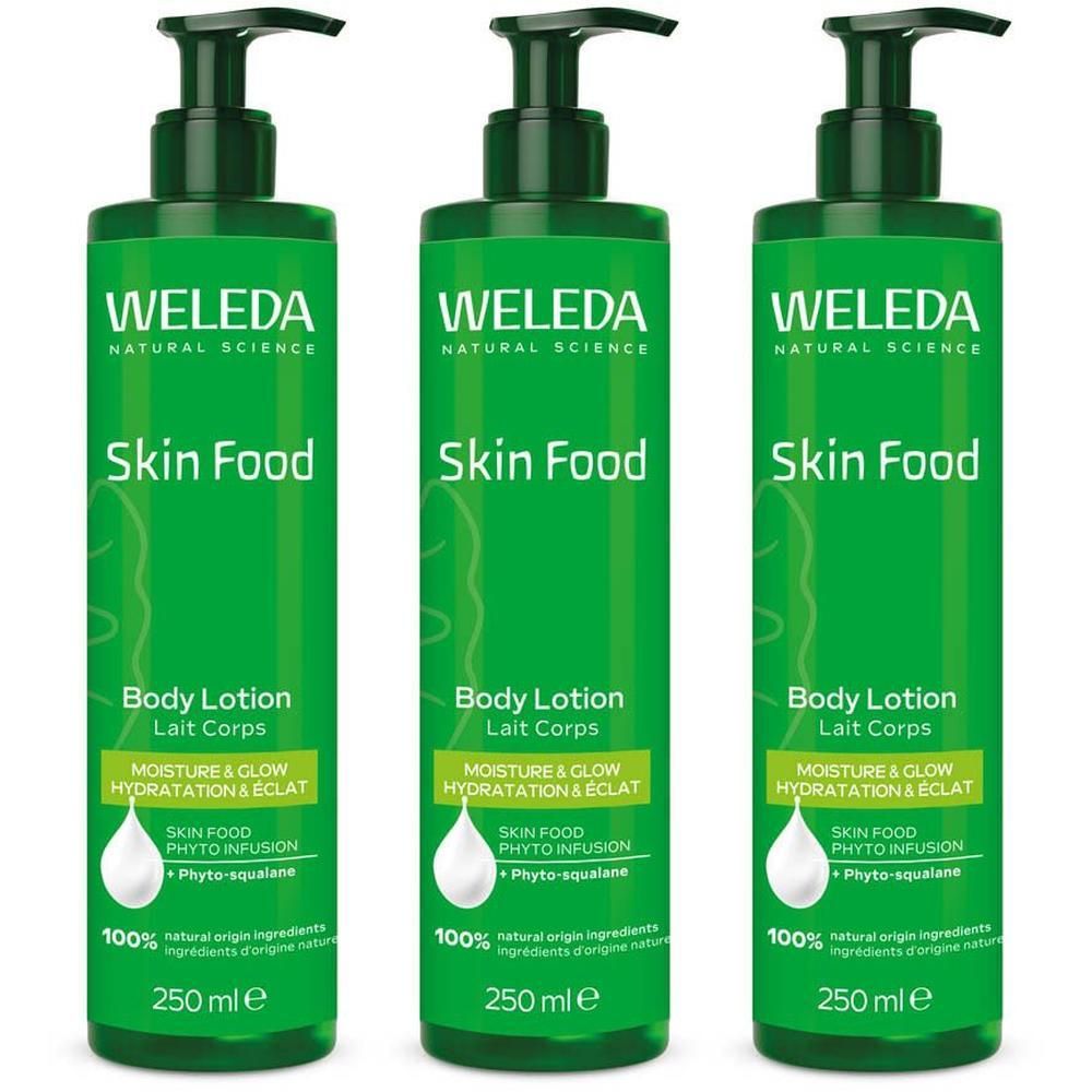 Trois flacons pompe verts de Weleda Skin Food Lait Corps, 250 ml.