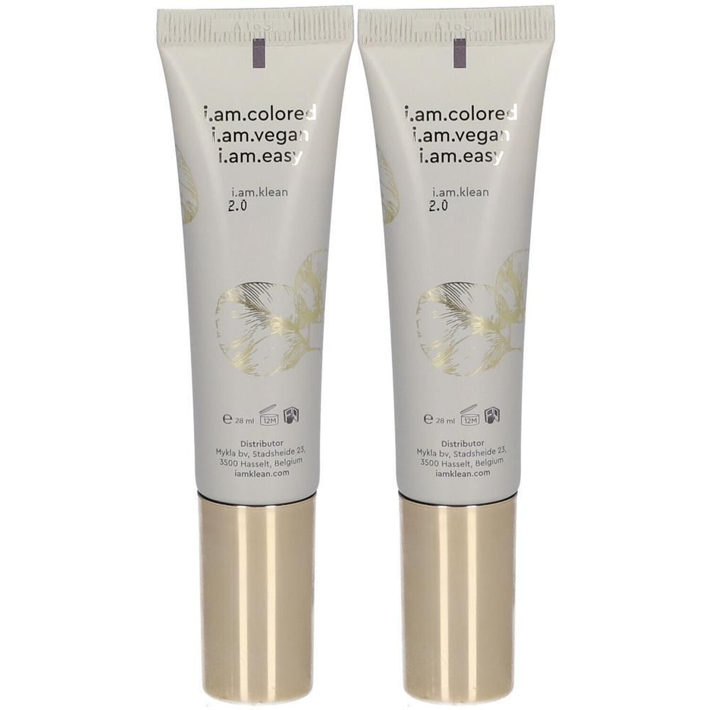 Deux tubes de i.am.klean BB Cream Medium avec bouchons dorés. Chaque tube contient 20 ml.