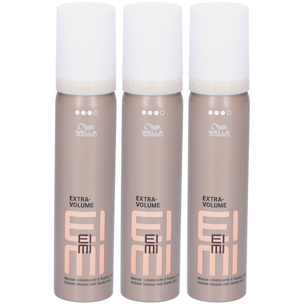 Drie flacons Wella Professionals EIMI Extra Volume Mousse in neutrale kleur met witte doppen.