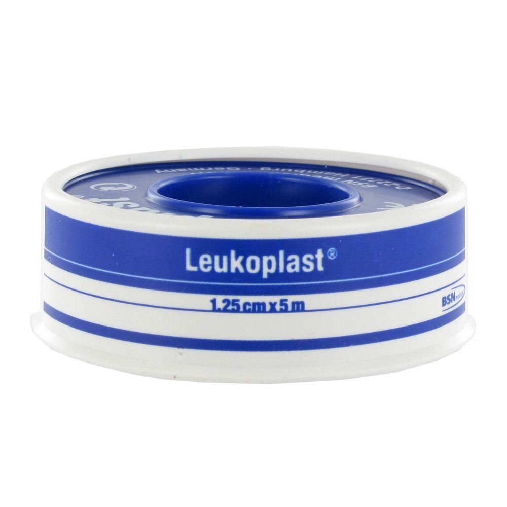 Leukoplast® tape, 1,25 cm x 5 m, op een blauw-witte spoel.
