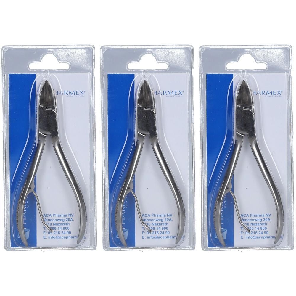 Drie Pharmex nagelknippers met veer in blisterverpakking.