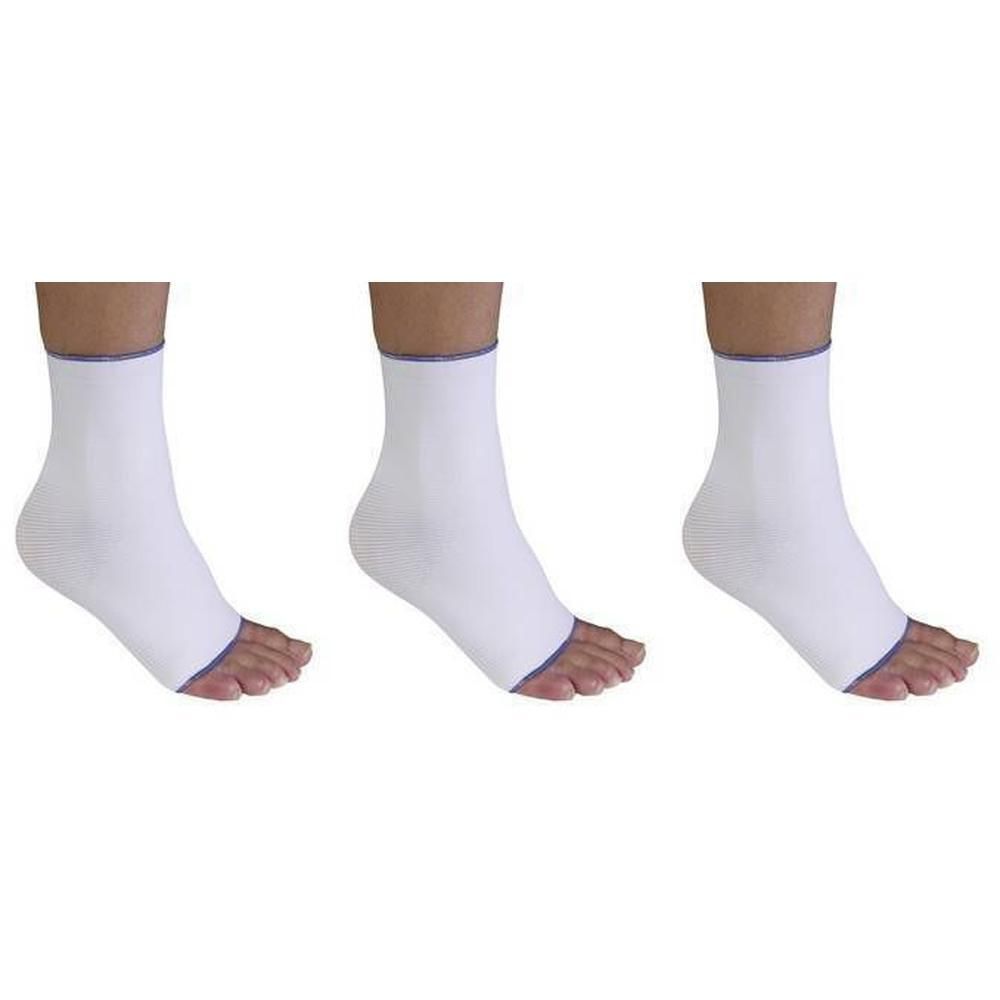 Drie witte enkelbandages met blauwe randen, de tenen zijn vrij.