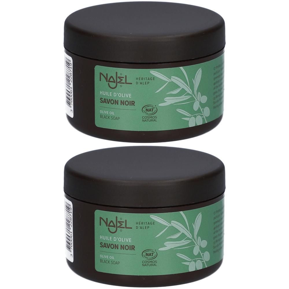 Twee potten Najel Zwarte Zeep met Olijfolie, met olijftak-design en COSMOS NATURAL-certificering.