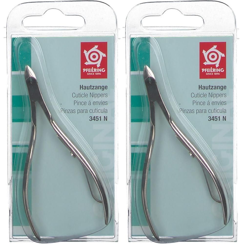 Deux pinces à cuticules en emballage blister. Métal, couleur argent.