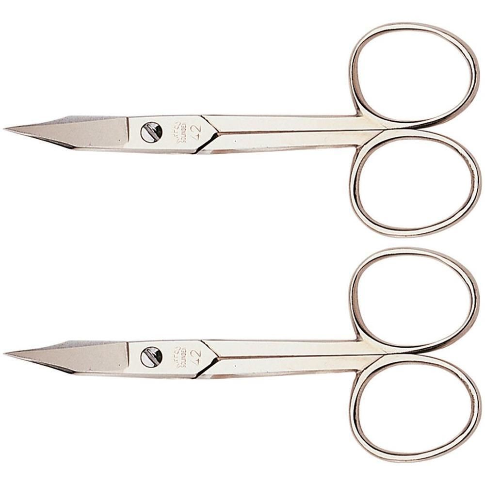 Twee kleine, zilverkleurige scharen met puntige bladen en ovale handvatten.