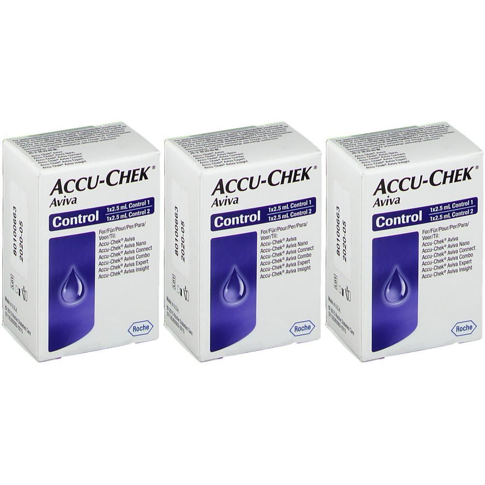 Trois boîtes ACCU-CHEK Aviva Control, chacune 1x2,5 ml. Boîtes blanches avec un graphique de goutte bleue.