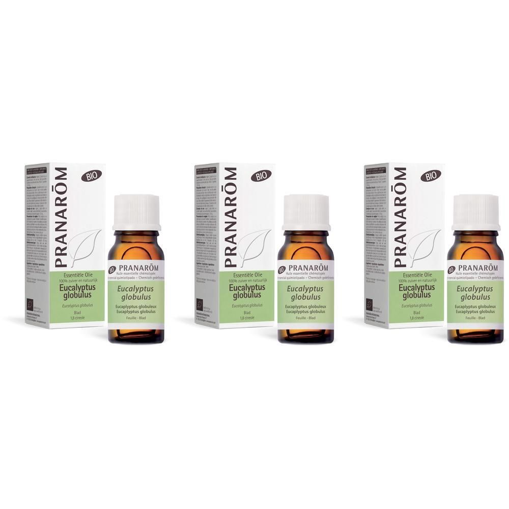 Drie flessen Pranarôm Eucalyptus Globulus Bio etherische olie met verpakking.