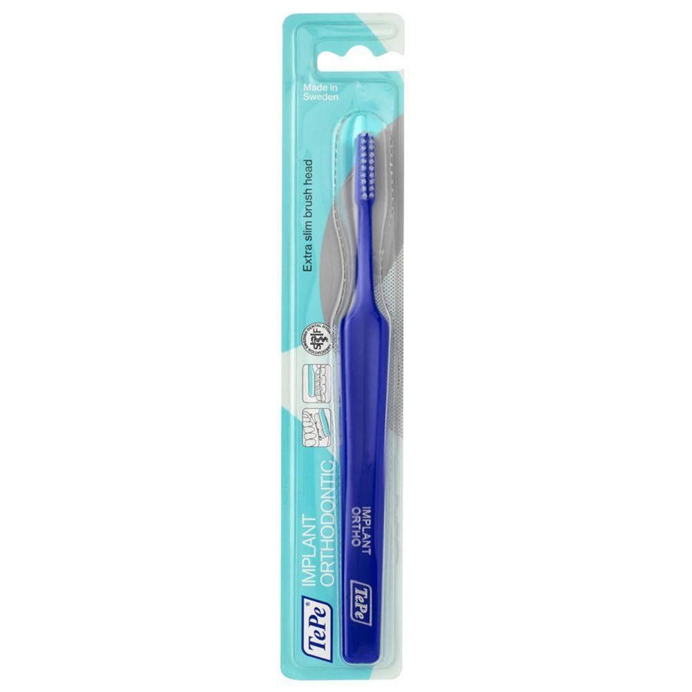 TePe Implant Orthodontic tandenborstel blauw met extra smalle borstelkop, verpakt.