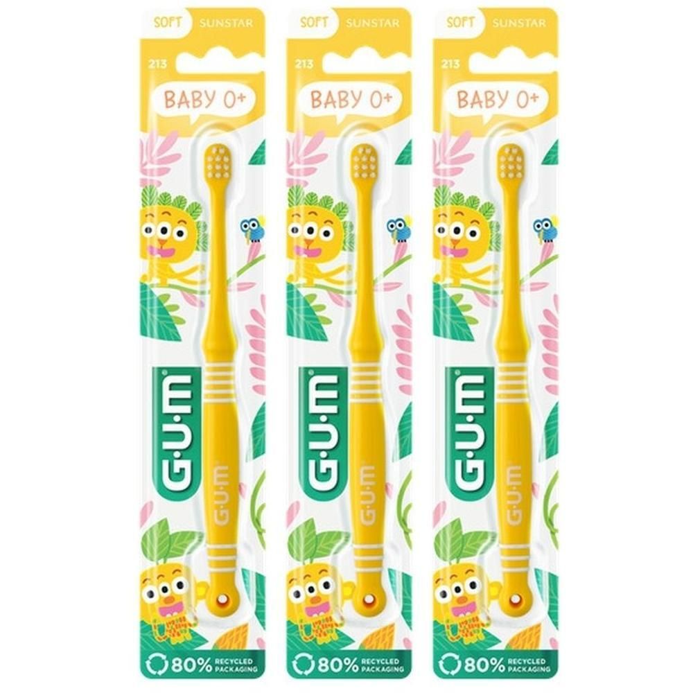 Trois brosses à dents GUM jaunes pour bébés, modèle 213, emballées individuellement avec un design enfantin.