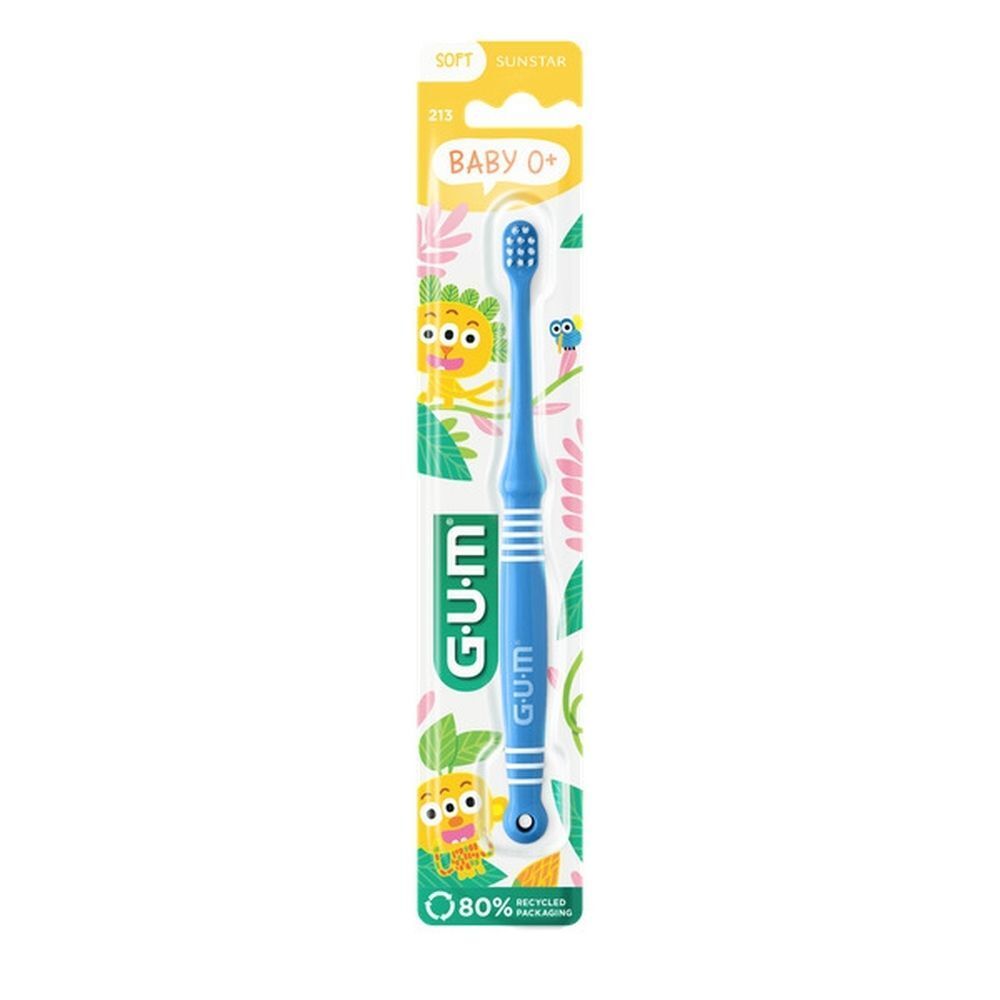 Eén blauwe GUM babytandenborstel, model 213, in individuele verpakking met kinderlijk design.