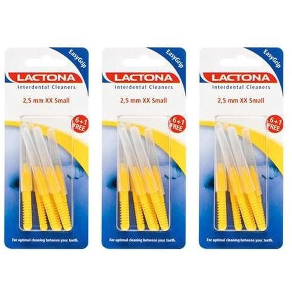 Trois paquets de brossettes interdentaires Lactona, 2,5 mm XX Small, avec poils jaunes et manches transparents.