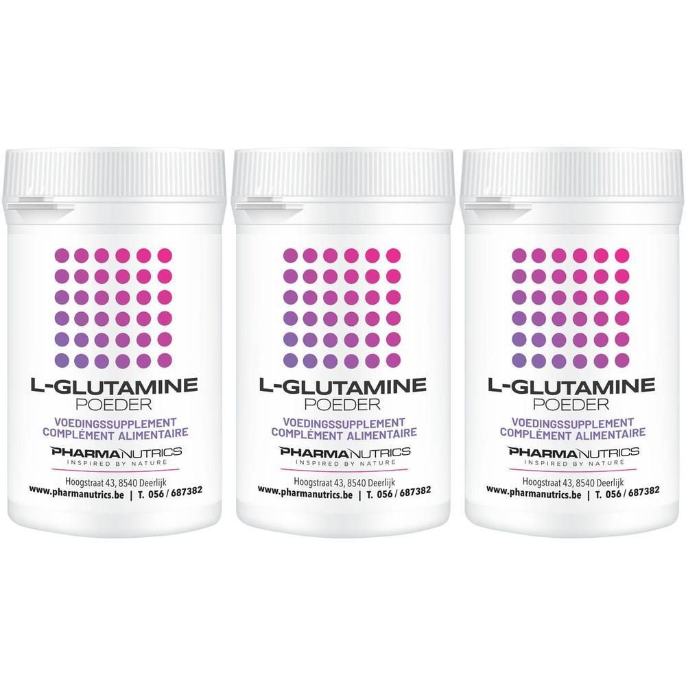 Drie potten L-Glutamine poeder van PharmaNutrics met paars-roze puntjes.