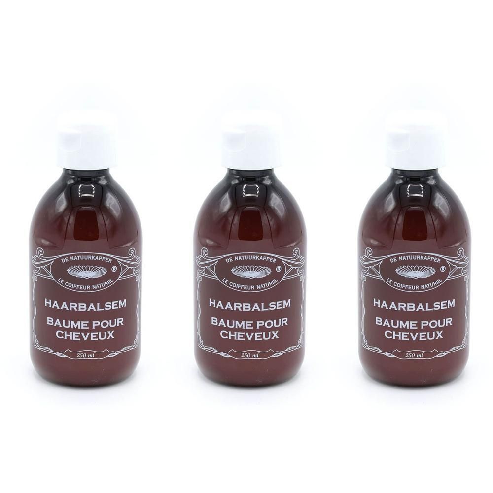 Drie bruine flessen haarbalm met witte dop. Etiket met "Le Coiffeur Naturel Baume pour Cheveux".