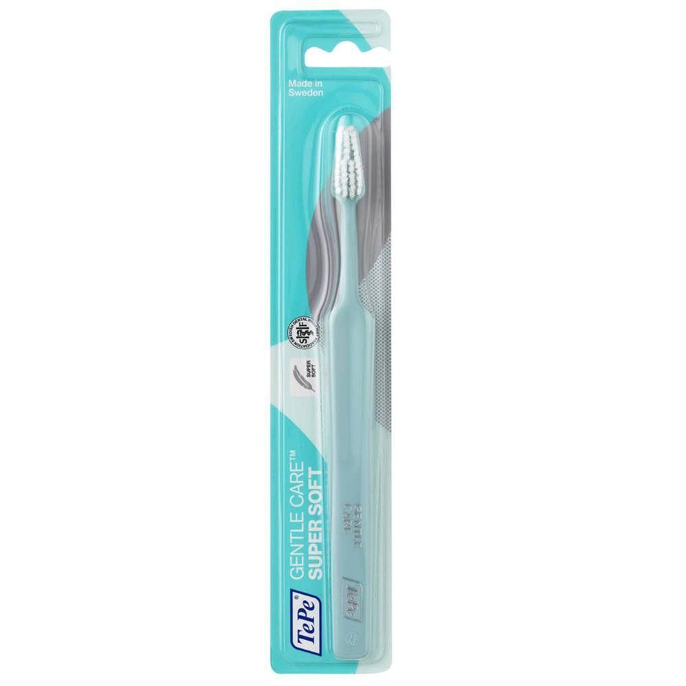 Brosse à dents TePe Gentle Care Super Soft dans un emballage bleu clair. Fabriquée en Suède.